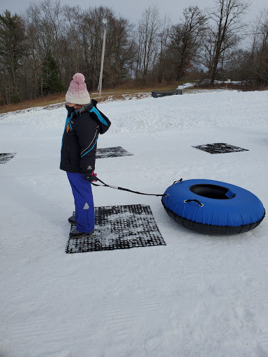 Resort «White Lightning Snowtubing at the Fernwood Winter Fun Center», reviews and photos, 124 Golf Dr #2, East Stroudsburg, PA 18302, USA