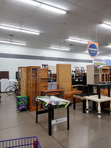 Thrift Store «Thunderbird & Dysart Goodwill Retail Store & Donation Center», reviews and photos, 13055 W Thunderbird Rd, El Mirage, AZ 85335, USA