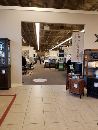Furniture Store «Ashley HomeStore», reviews and photos, 905 Perimeter Dr, Schaumburg, IL 60173, USA