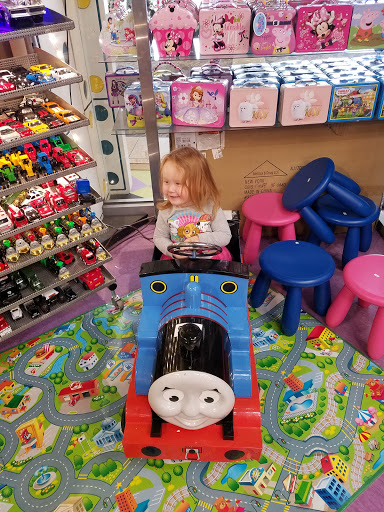 Shopping Mall «Crown Center», reviews and photos, 2450 Grand Blvd, Kansas City, MO 64108, USA