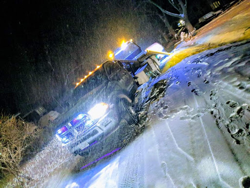 Towing Service «Rex Auto Body and 24/7 Towing», reviews and photos, 4910 W Elm St, McHenry, IL 60050, USA