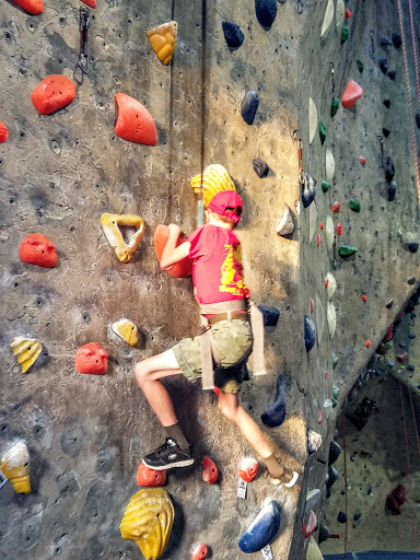 Rock Climbing Gym «Hangar 18 Indoor Climbing Gym - Riverside», reviews and photos, 6935 Arlington Ave, Riverside, CA 92503, USA