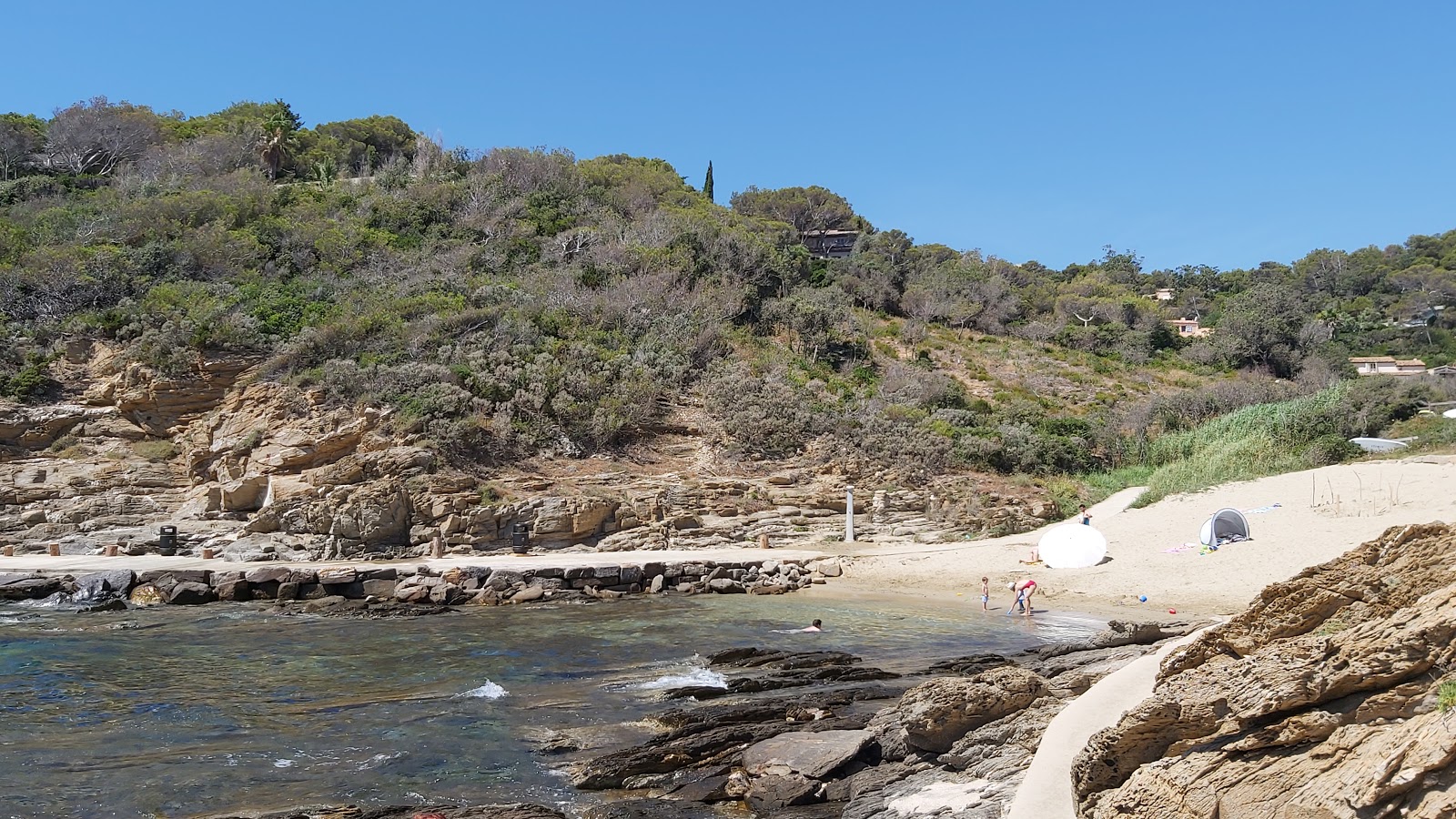 Foto von Plage de Portofino mit beiger sand Oberfläche