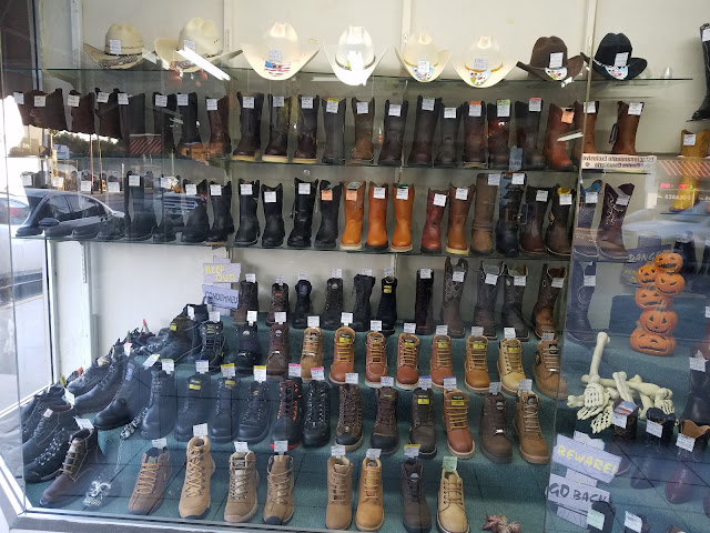 BOTAS Y ZAPATERIA ELMA