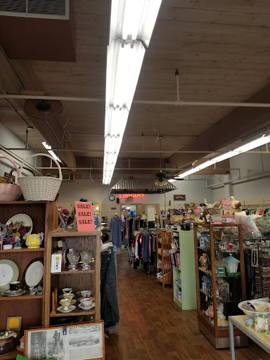 Thrift Store «Second Edition Resale Shop», reviews and photos, 12505 NW Cornell Rd #13, Portland, OR 97229, USA