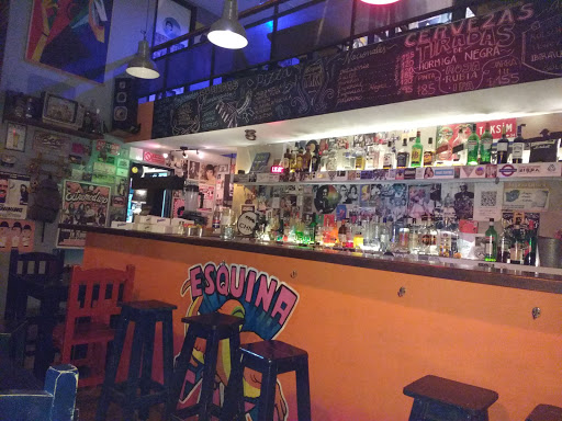 Esquina Taki Bar