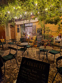 Atmosphère du Café Café Marguerite à Moustiers-Sainte-Marie - n°2