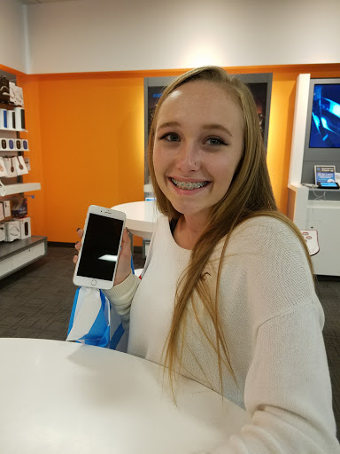 Cell Phone Store «AT&T», reviews and photos, 250 Indian Lake Blvd, Hendersonville, TN 37075, USA