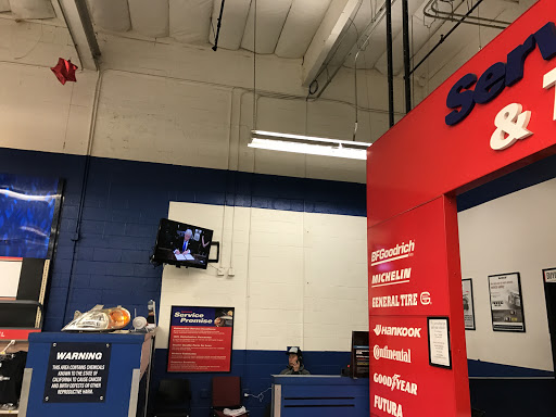 Auto Parts Store «Pep Boys Auto Parts & Service», reviews and photos, 14411 Hawthorne Blvd, Lawndale, CA 90260, USA