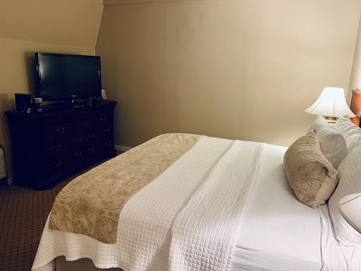 Hotel «Nassau Inn», reviews and photos, 10 Palmer Square, Princeton, NJ 08542, USA