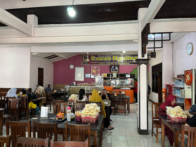 Restoran Jawa di Kabupaten Probolinggo: Menikmati Rawon Nguling dan RM Handayani - Wisata Paiton