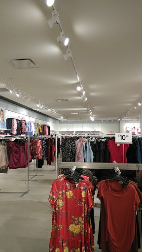 Clothing Store «F21 RED», reviews and photos, 620 Centerview Blvd, Kissimmee, FL 34741, USA