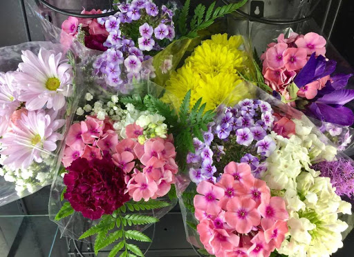 Florist «Turning Over A New Leaf Flowers and Gifts», reviews and photos, 313 W Main St, Gas City, IN 46933, USA