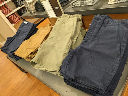 Clothing Store «Banana Republic», reviews and photos, 8200 Vineland Ave, Orlando, FL 32821, USA