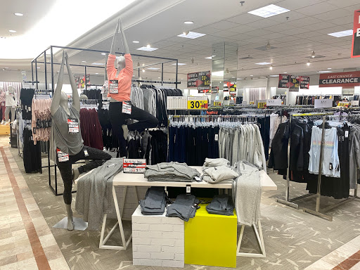 Department Store «Lord & Taylor», reviews and photos, 1701 Sunrise Hwy, Bay Shore, NY 11706, USA