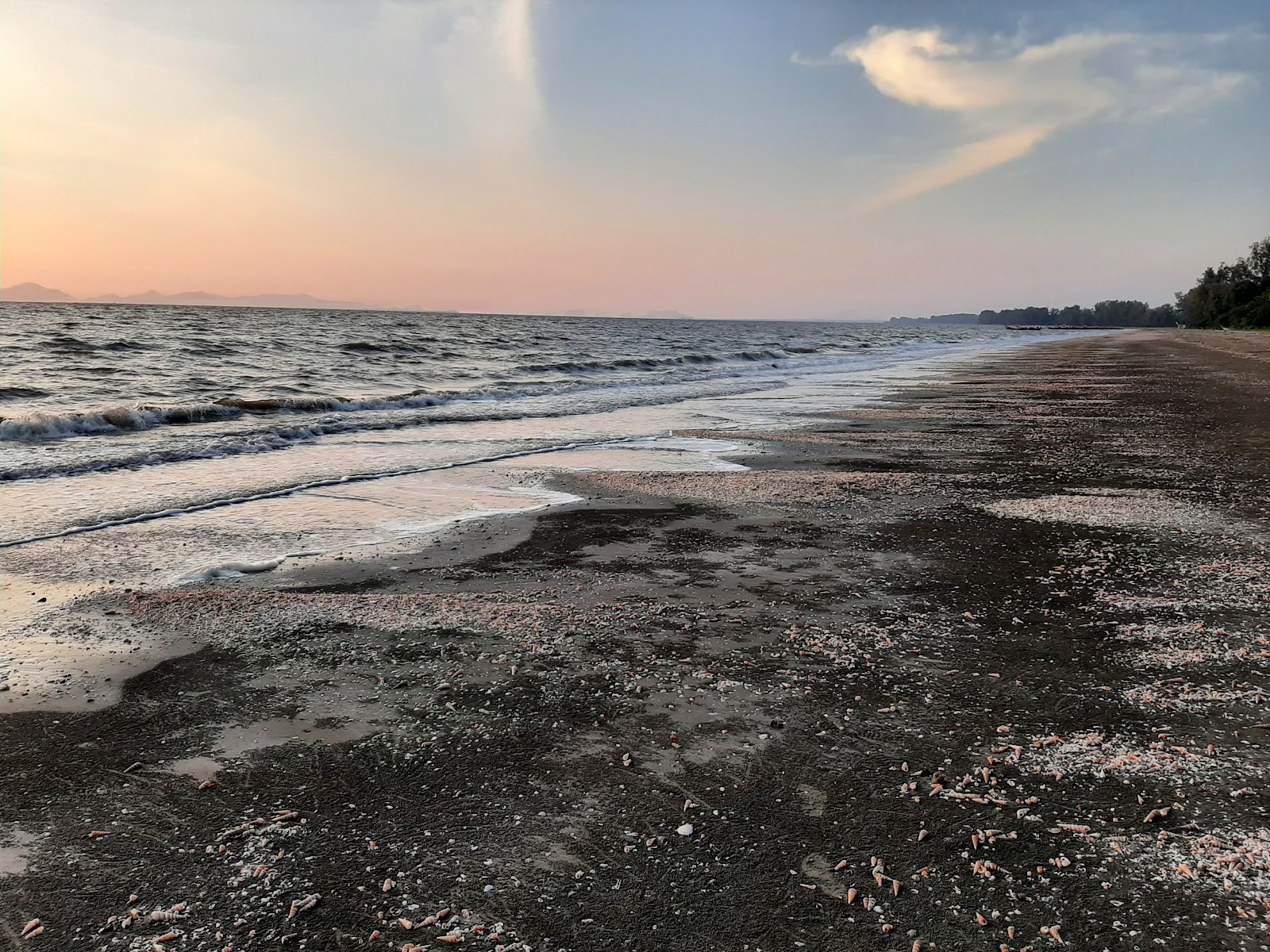 Fotografija Samran Beach z dolga ravna obala