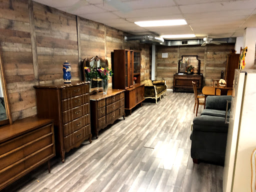 Thrift Store «Zicknacks Community Thrift Store», reviews and photos, 2544 Library Rd Suite 102, Pittsburgh, PA 15234, USA