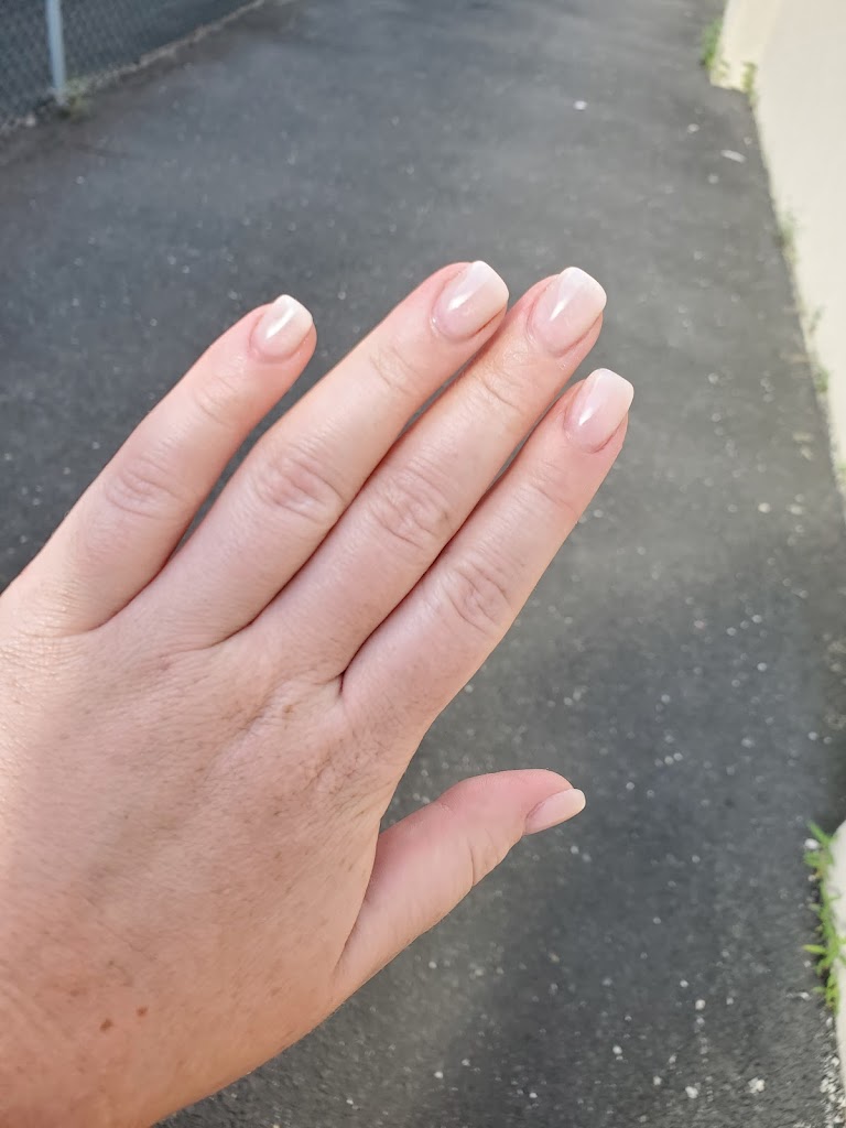 Unique Nails 08816
