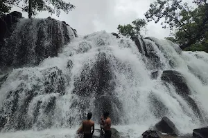 Savdav waterfall, kankavli image