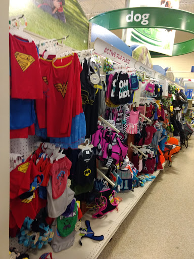 Pet Supply Store «PetSmart», reviews and photos, 5005 S 74th St, Greenfield, WI 53220, USA