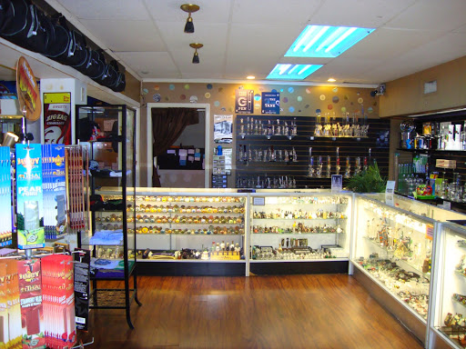Tobacco Shop «Recked Smoke Shop», reviews and photos, 8216 W Waters Ave, Tampa, FL 33615, USA