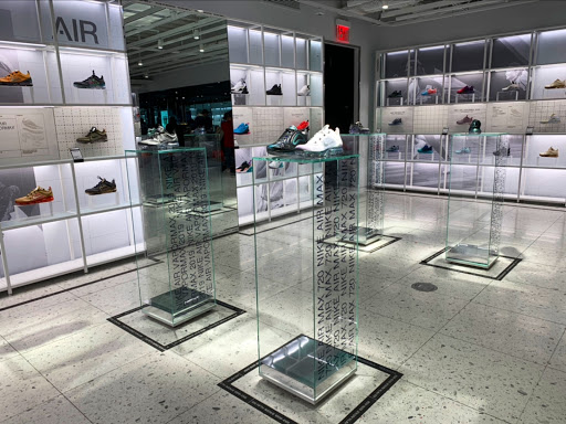 Sporting Goods Store «Nike Town», reviews and photos, 6 E 57th St, New York, NY 10022, USA