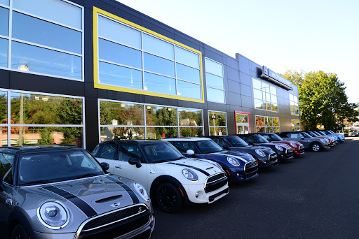 Car Dealer «MINI of Fairfield County», reviews and photos, 154 Post Rd, Darien, CT 06820, USA