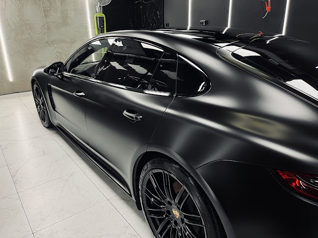 Opinii despre SimpleDetails Studio Detailingu - Powłoki ceramiczne, elastomerowe - Folię ochronne PPF - Oświetlenia Ambiente în Praga-Północ - Myjnia samochodowa