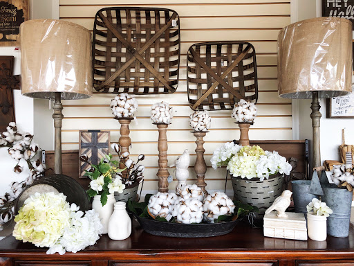 Nest Feathers, 3621 Mundy Mill Rd, Oakwood, GA 30566, USA, 