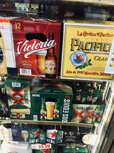 Liquor Store «Lucky Market Liquor, Beer, Wine», reviews and photos, 16401 N Cave Creek Rd, Phoenix, AZ 85032, USA