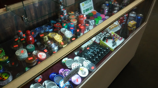 Tobacco Shop «One Love Tobacco & Gifts», reviews and photos, 7116 Gulf Blvd, St Pete Beach, FL 33706, USA