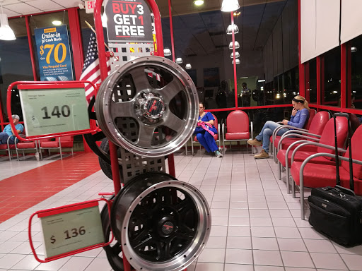 Tire Shop «Discount Tire Store - Conroe, TX», reviews and photos, 1538 I-45, Conroe, TX 77304, USA