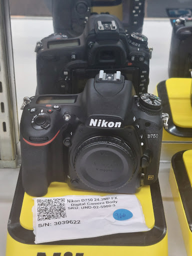 Camera Store «Roberts Camera», reviews and photos, 220 E St Clair St, Indianapolis, IN 46204, USA