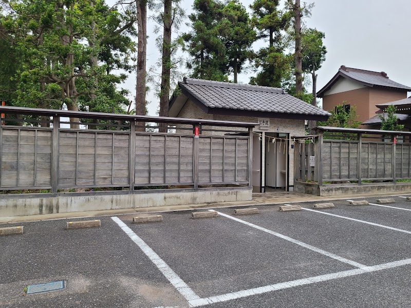 髙靇神社駐車場