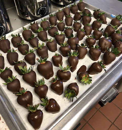 Gift Shop «Edible Arrangements - The Shoppes at Buford», reviews and photos, 3200 Woodward Crossing Blvd b104, Buford, GA 30519, USA