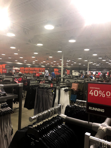 Sporting Goods Store «Nike Factory Store», reviews and photos, 5195 Factory Shops Blvd, Ellenton, FL 34222, USA