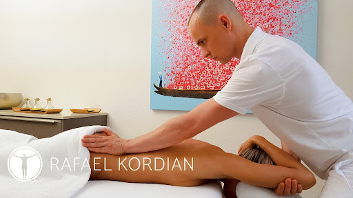 RAFAEL KORDIAN - massage & spa treatment suite
