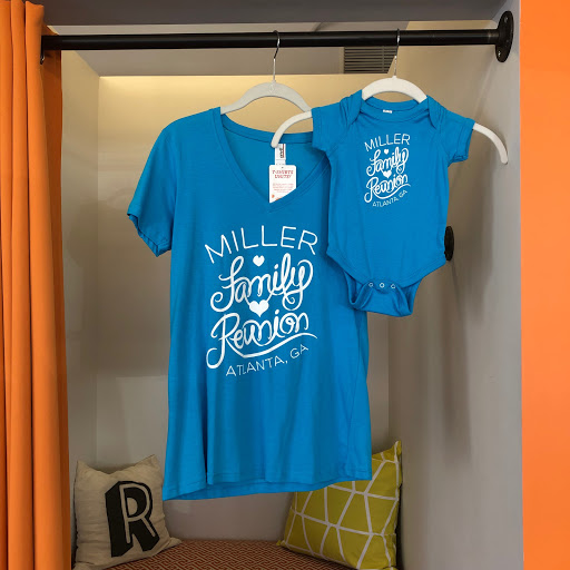 Custom T-shirt Store «CustomInk - Custom T-shirt Store - Richmond», reviews and photos, 3401 W Cary St, Richmond, VA 23221, USA