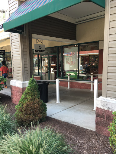 Shopping Mall «Clinton Crossing Premium Outlets», reviews and photos, 20 Killingworth Turnpike, Clinton, CT 06413, USA