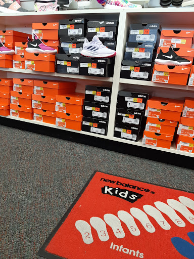 Shoe Store «Shoe Dept.», reviews and photos, 1521 Union Gas Rd, Parsons, KS 67357, USA