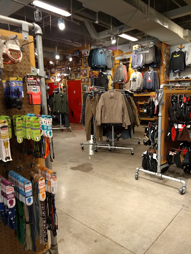 Outdoor Sports Store «Moosejaw», reviews and photos, 439 W 47th St, Kansas City, MO 64112, USA