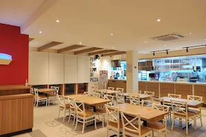 Pizza Hut Restoran image