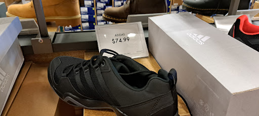 Shoe Store «DSW Designer Shoe Warehouse», reviews and photos, 3704 W Dublin Granville Rd, Columbus, OH 43235, USA