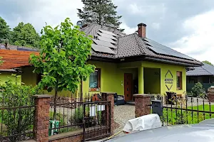 ODSAPKA dom wakacyjny - noclegi , pokoje i apartamenty nad jeziorem Miedwie image
