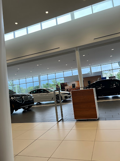 BMW Dealer «BMW of Houston North in The Woodlands», reviews and photos, 17830 N Fwy Service Rd, The Woodlands, TX 77384, USA