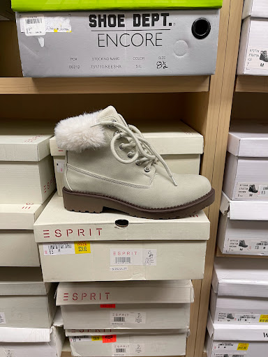 Shopping Mall «The Lakes Mall», reviews and photos, 5600 Harvey St, Muskegon, MI 49444, USA