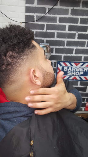 Barber Shop «Rigoberto Barber Shop», reviews and photos, 1077 Cypress Ave, Ridgewood, NY 11385, USA