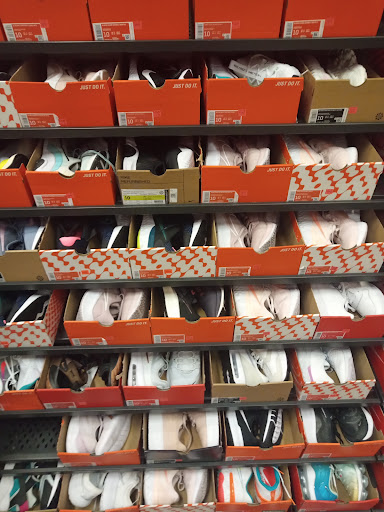 Clothing Store «Nike Factory Store», reviews and photos, 4976 Premium Outlets Way #800, Chandler, AZ 85226, USA