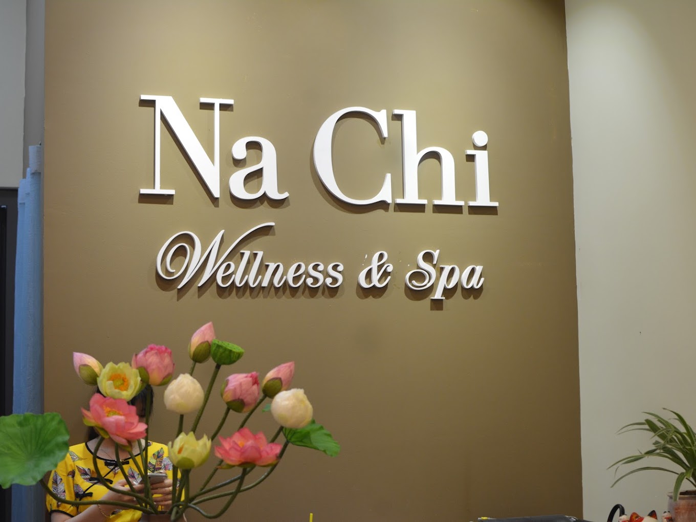 NaChi Spa & Nails 1 ( 나치스파 1 근처 호로꽌 식당 -호이안마사지 최고 - 호이안스파 - 호이안마사지 추천 - 마사지-네일- best spa in hoi an - best massage ネイル - ワックス