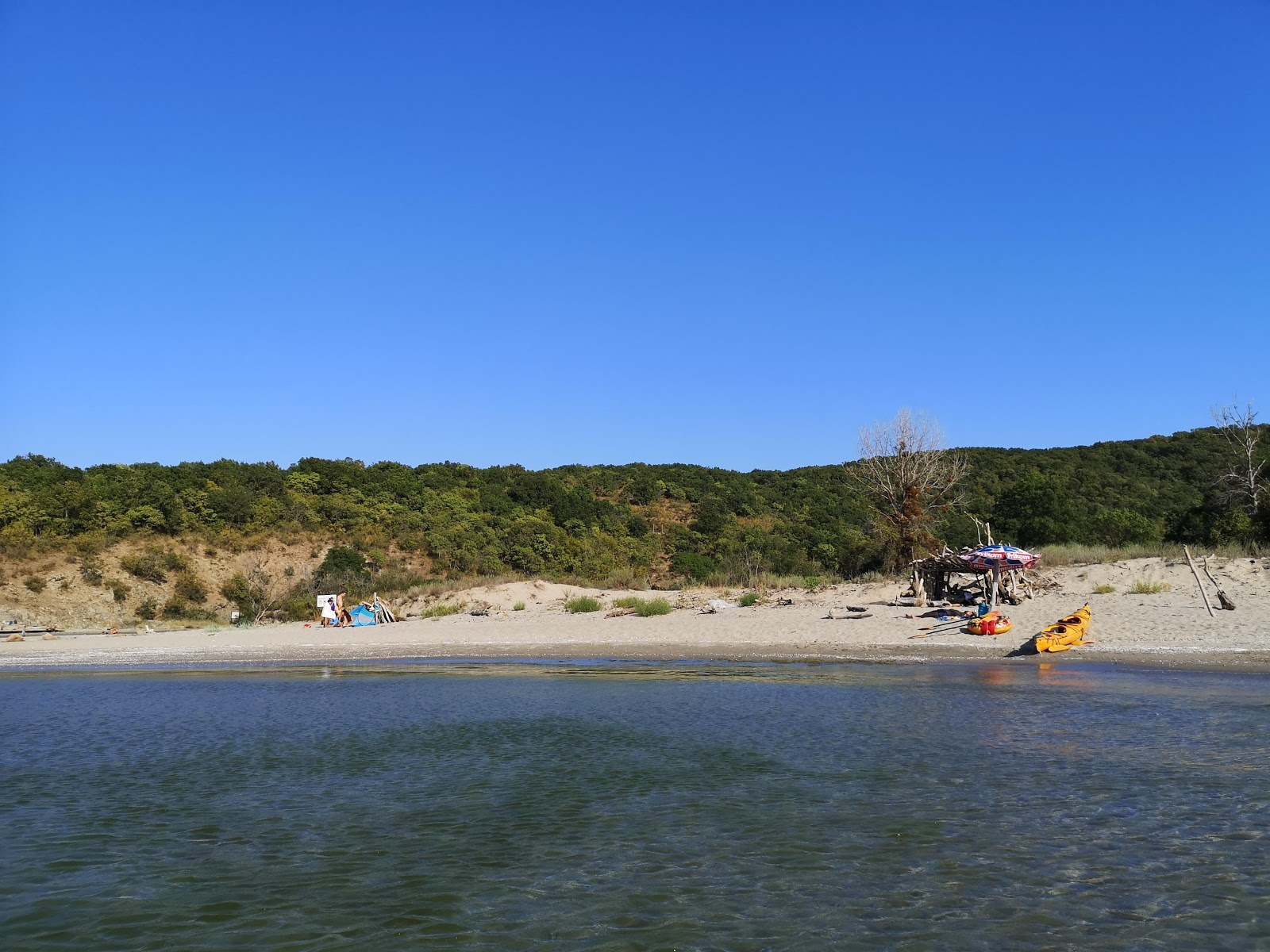 Foto van Ropotamo beach met blauw puur water oppervlakte